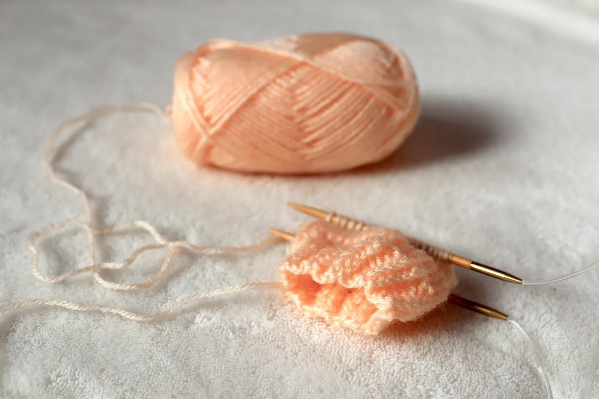 Circular vs Straight Knitting Needles: Which Is Right for Your Project?